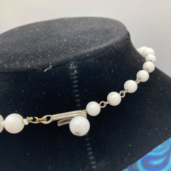 White Beaded Necklace - Picture 2 of 5